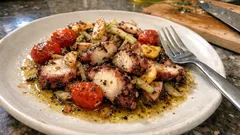 オーブンでじっくり、やわらかく仕上げるたこコンフィの作り方