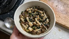 しめじ2パックがすぐ消える、お茶づけ海苔で作るレンジ副菜