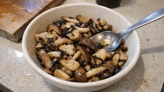 塩こんぶで味が決まる、きのこのオリーブオイルソテー。あと一品にも