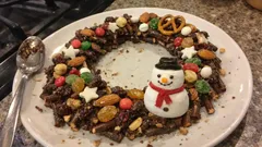 ポッキーで簡単、クリスマスリース風スイーツ｜型いらずでかわいく作る方法