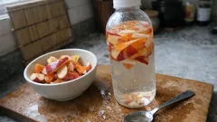 むいた皮をおいしく活用。りんごと柿のやさしいフレーバーウォーター