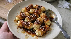 甘辛だれで止まらない、ちくわのさけるチーズ焼き。お弁当にも便利